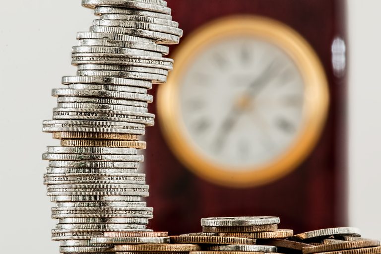 Problemele financiare îți dau mari bătăi de cap? Iată de ce creditul până la salariu este o bună idee