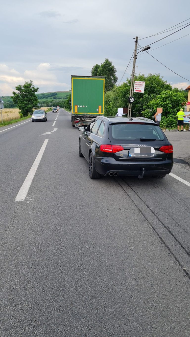 FOTO: Două victime într-un accident rutier la ieșirea din Copșa Mică spre Mediaș