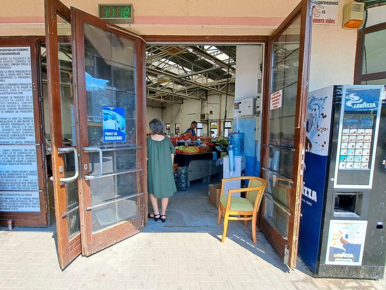 FOTO: Trei puncte de hidratare au fost amenajate în zona centrală a Mediașului