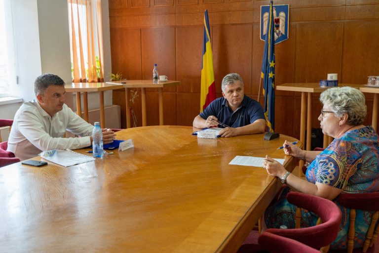 Vor fi extinse rețelele de canalizare pe 9 străzi din cartierul medieșean Vitrometan