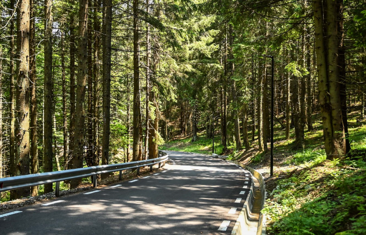 Drumul vechi din Păltiniș a fost modernizat și redat circulației