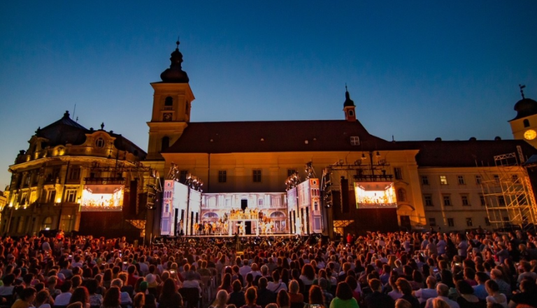 Peste 2.000 de spectatori au participat la premiera absolută de balet clasic „Rigoletto”