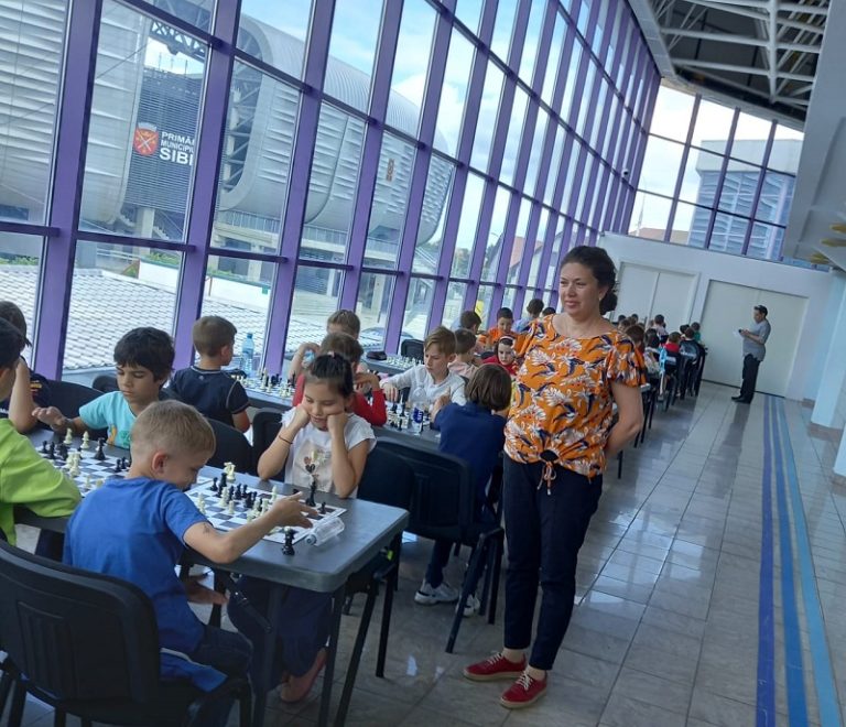 Sâmbătă începe Cupa de Vară Smart Chess Sibiu