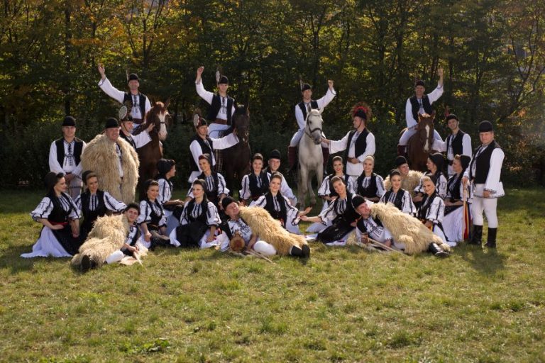 Junii Sibiului reprezintă România la cel mai mare Festival Românesc de pe Coasta de Vest a Americii