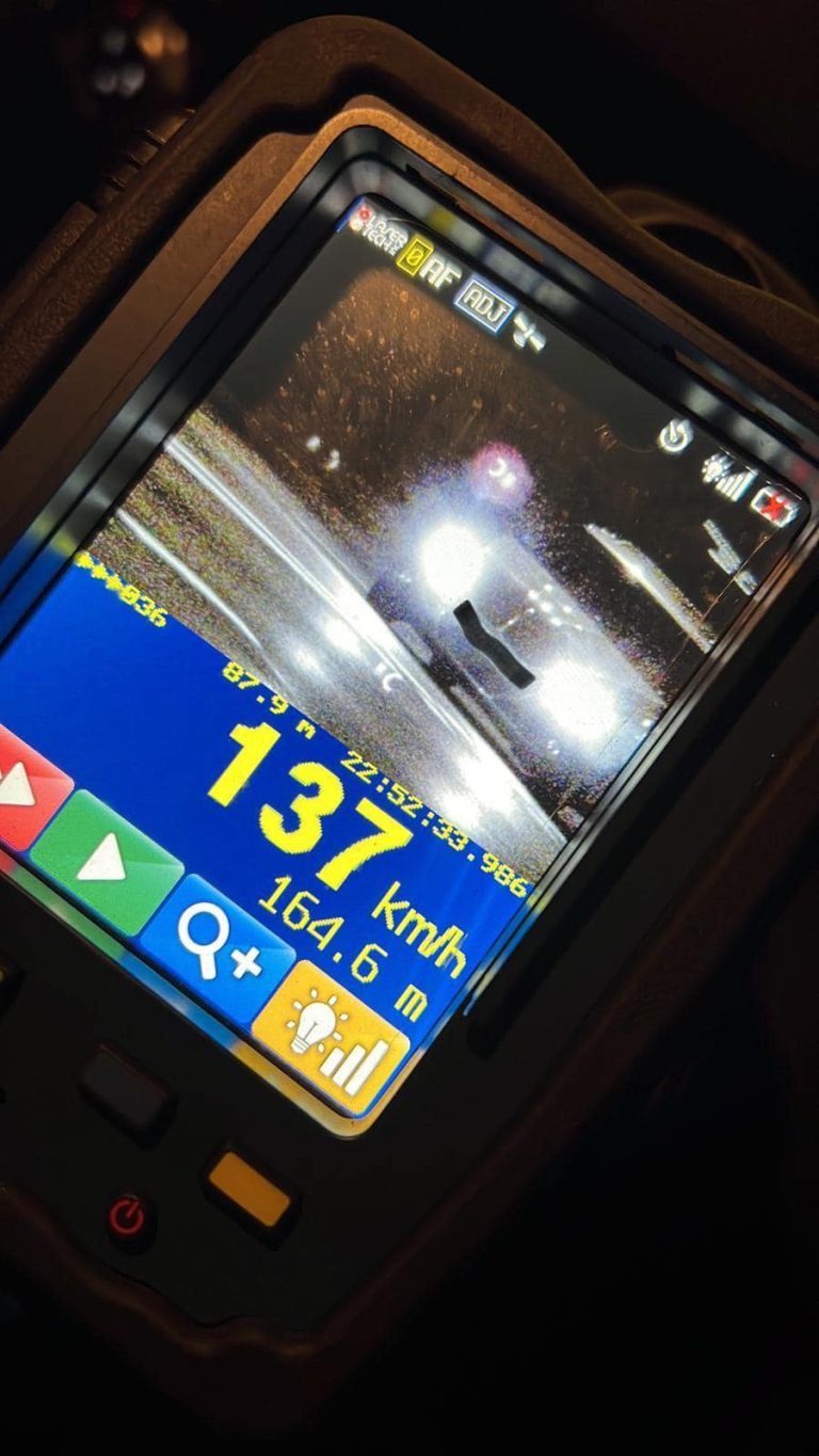 FOTO: Tânăr de 24 de ani, surprins cu 137 de kilometri/oră pe Șoseaua Alba Iulia