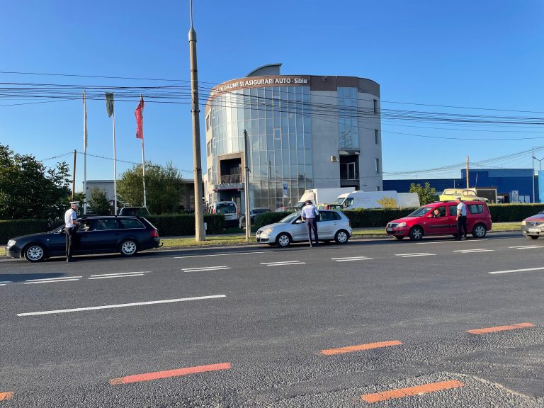 FOTO: 200 de autoturisme verificate de polițiștii sibieni în cadrul acțiunii „Blocada”. Amenzi de 40.000 de lei în 24 de ore