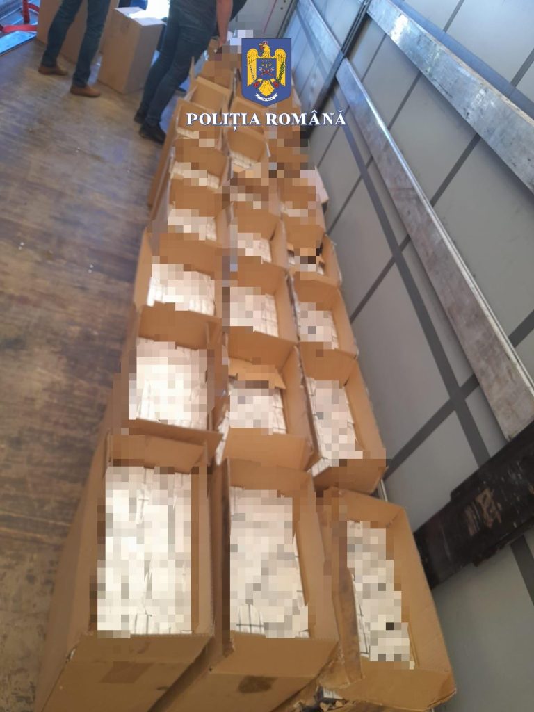 FOTO: Bărbat din Poiana Sibiului, reținut pentru contrabandă. Transporta sute de mii de țigări