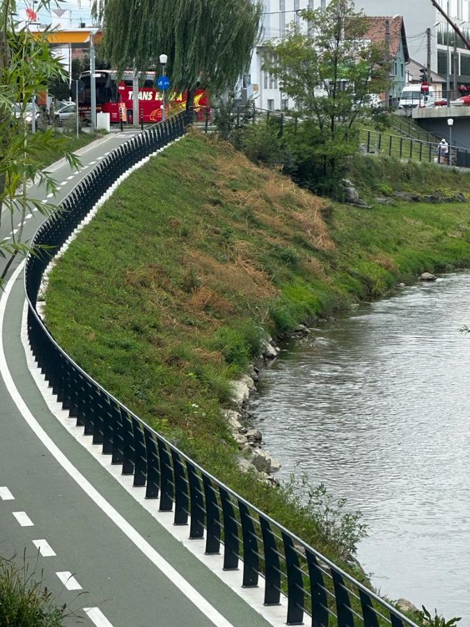 A început curățenia de primăvară pe străzile și cursurile de apă din Sibiu