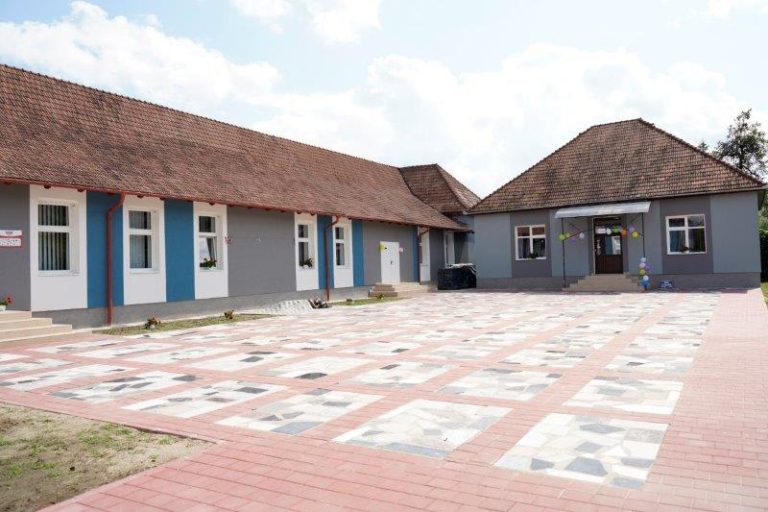 FOTO: Școala și grădinița din Valea Viilor, modernizate cu 300.000 de euro