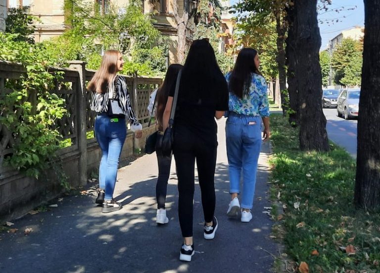 Tinerii din România: nemulțumiri, speranțe și provocări pentru viitor