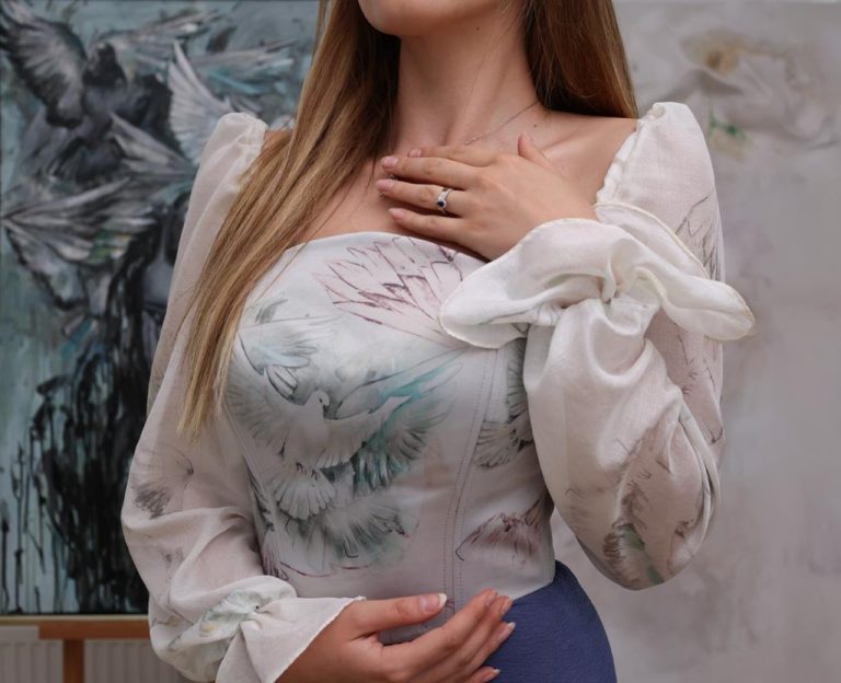 PRODUS ÎN SIBIU. Economia și artele au creat “Sabless Atelier”, o mică afacere de familie centrată pe feminitate