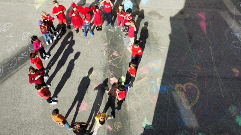 Fundația Polisano aduce Ziua inimii în 25 de școli sibiene