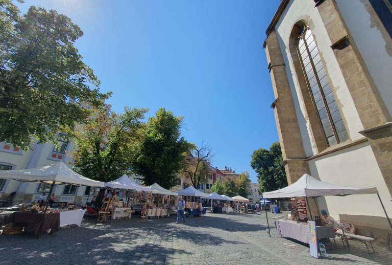 Textile, bijuterii și cosmetice naturale la ultima ediție Artizan Huet din acest an