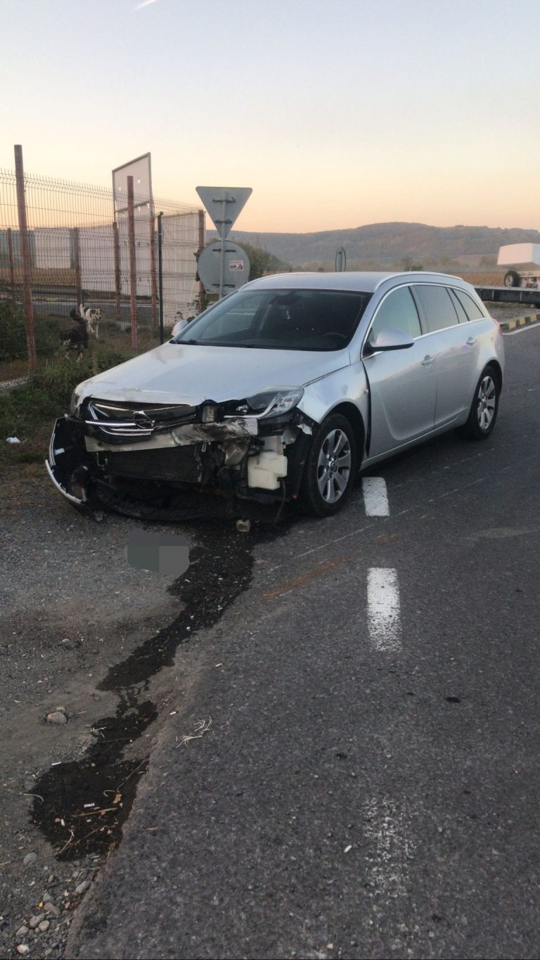 FOTO: Două persoane rănite din cauza neacordării de prioritate