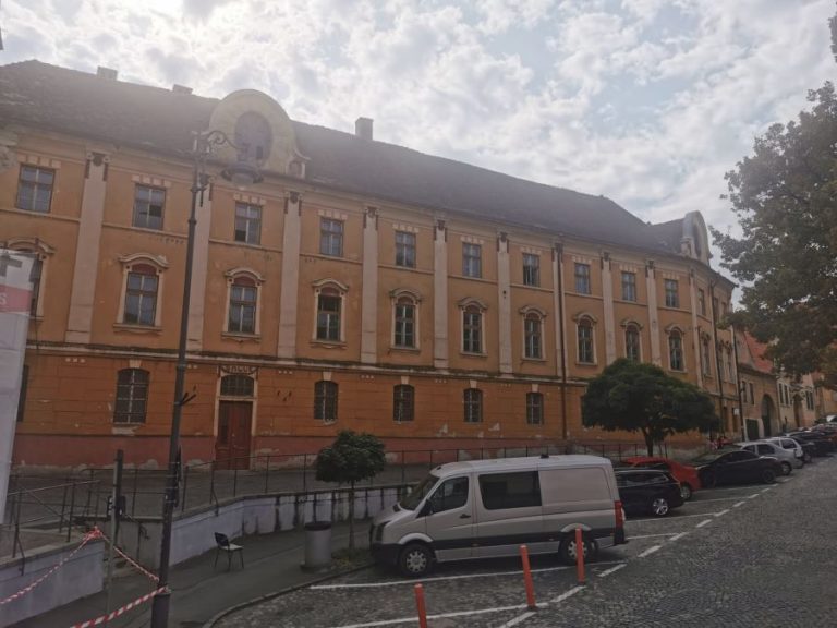 RAPORTOR LOCAL. Brukenthal întinde o mână de ajutor maicilor ursuline