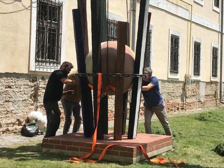 Sâmbătă va fi inaugurat Monumentul Calfelor Călătoare din Europa, la Mediaș