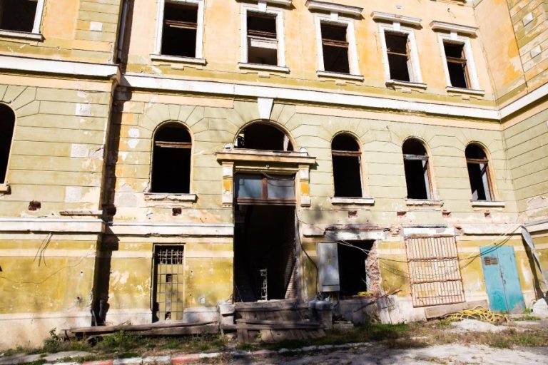 EDITORIAL. Pe Dan Barna a început să „îl doară grija” de clădirea vechiului Tribunal Sibiu