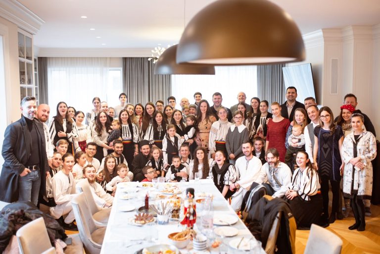 Tinerii ortodocși din Sibiu au organizația lor. Președinta OTS: ”Fiecare în parte trebuie valorificat, astfel încât să îi păstrezi unicitatea, dar să reușești, totodată, să formezi un întreg din mai mulți”