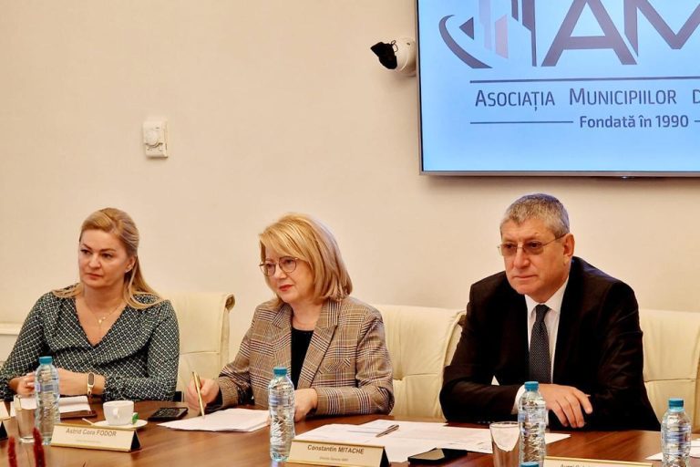 Astrid Fodor la discuții cu ministrul Dezvoltării și Lucrările Publice