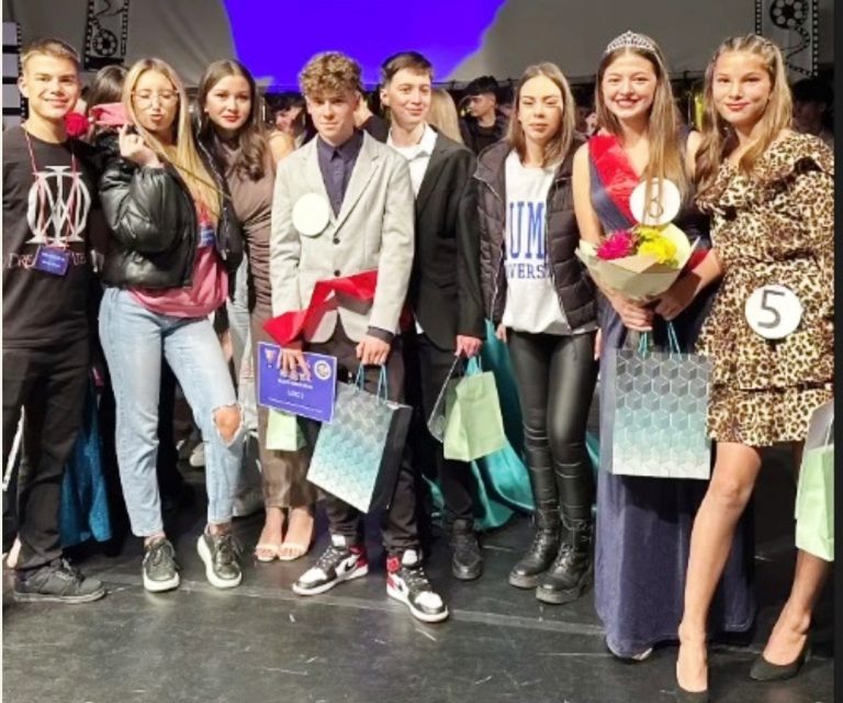 FOTO: Balul Bobocilor ca în filme la Liceul Teoretic „Axente Sever” Mediaș