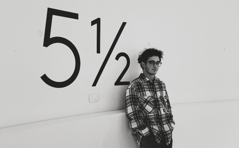 Expoziția de fotografie Glow mai poate fi vizitată și mâine, 12 noiembrie