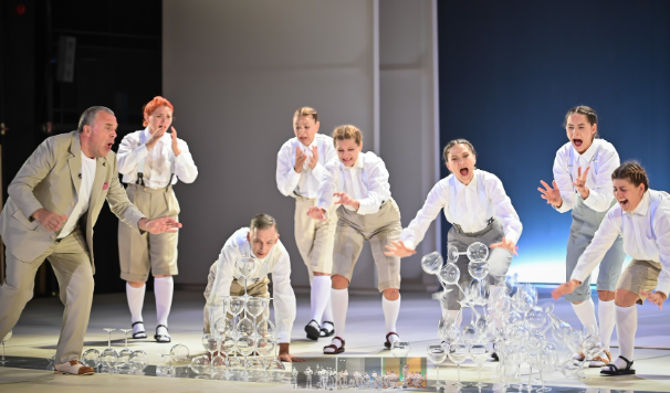 De 1 Decembrie, Constantin Chiriac și actorii TNRS joacă la Théâtre de la Ville-Paris