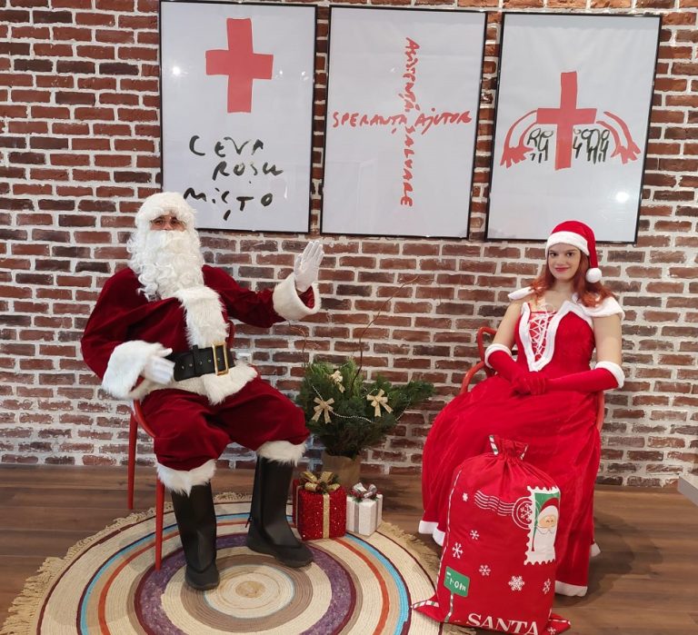 Crucea Roșie Sibiu: Moș Crăciun și Crăciunița lui se pot închiria din nou