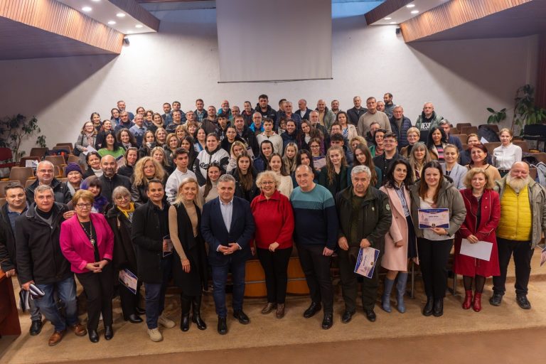 FOTO: Voluntarii din Mediaș, premiați pentru activitatea din 2023
