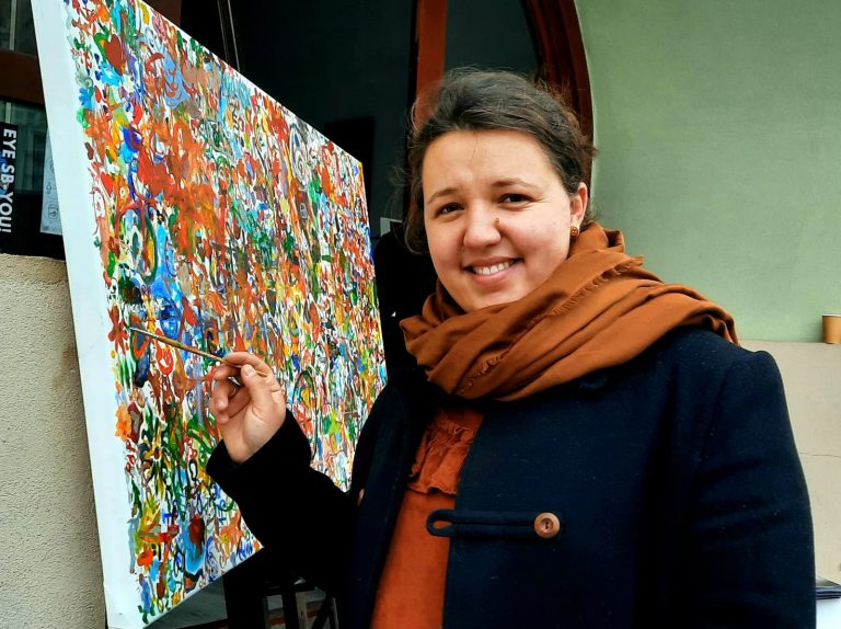 Georgiana Bărbat, tânăra care îmbină creativitatea și pasiunea cu munca și învățătura
