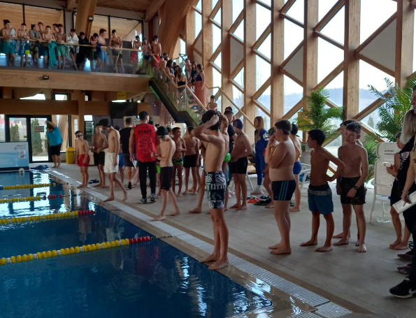 Cupa Moș Crăciun la natație în Cisnadie