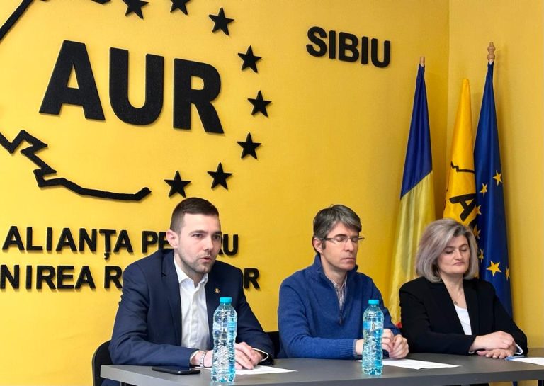 Idei de AUR „poleite” în dorul lelii la Sibiu. Cum poți rata oportunitatea unei conferințe de presă