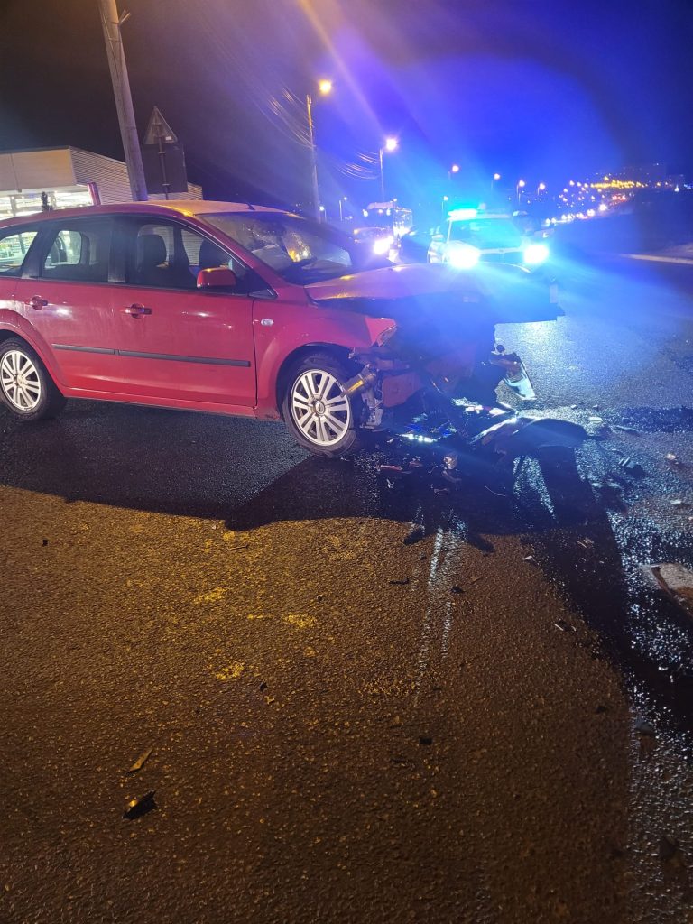 FOTO: Trei persoane implicate într-un accident rutier în Sibiu. O fetiță de un an, printre răniți