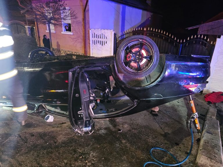 FOTO: Dramă în județul Sibiu. Un bărbat și copilul de 8 luni au murit într-un accident rutier