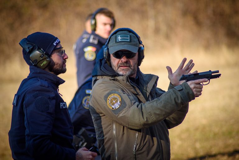 FOTO: Tinerii polițiști din Sibiu, antrenați pentru intervenții