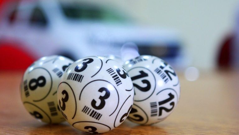 Astăzi sunt programate noi trageri Loto. Premiu uriaș la Loto 6/49