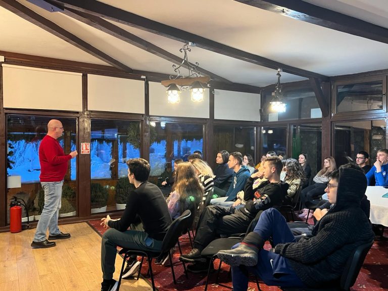 Săptămână cu adrenalină: Mai mulți studenți din Sibiu au mers în tabără la Păltiniș