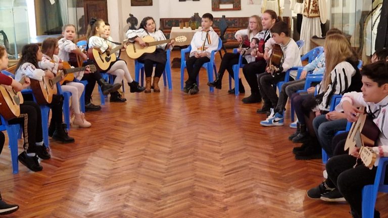 FOTO: Dragobetele, marcat la Muzeul Municipal Mediaș