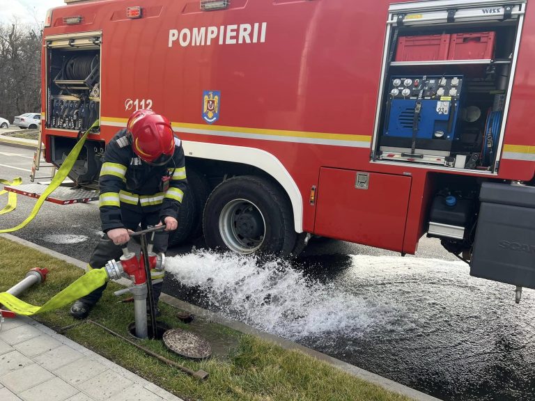 FOTO: Incendiu la o firmă din Sibiu, scenariul unui exercițiu ISU
