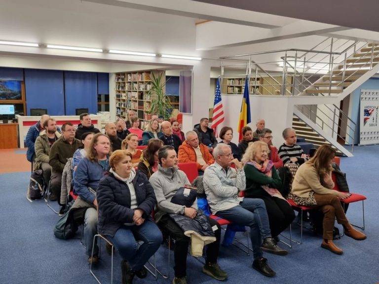 Pasionații de fotografie și-au dat întâlnire la Biblioteca ASTRA
