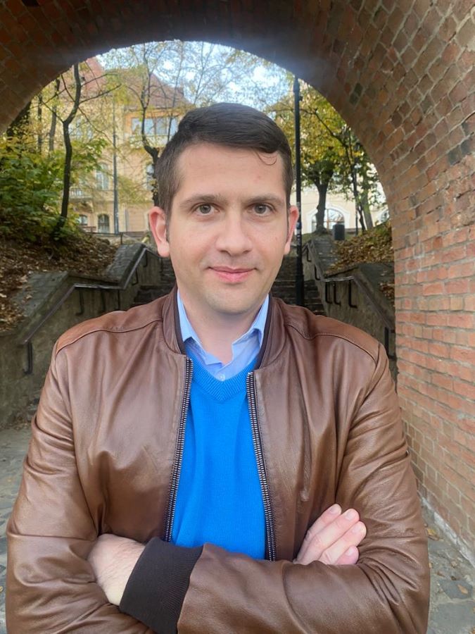 Liviu Cîmpeanu, cercetătorul care transformă istoria în poveste. ”Citește” latina documentelor medievale și germana veche