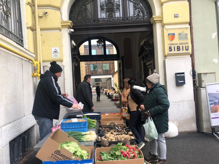 Produse locale la Piața volantă de la Consiliul Județean Sibiu