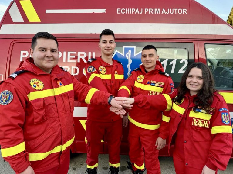 FOTO: Un echipaj SMURD a ajutat la venirea pe lume a unei fetițe