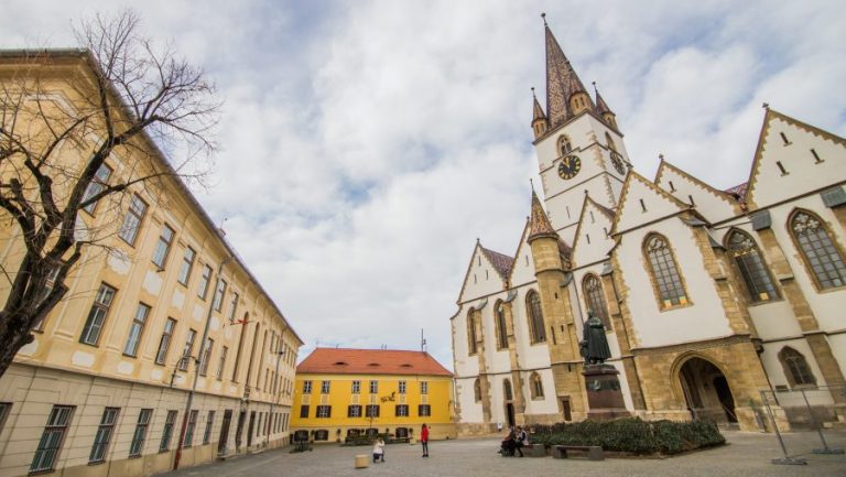 Taberele Organizației de Tineret a Bisericii Evanghelice atrag tineri de toate confesiuni