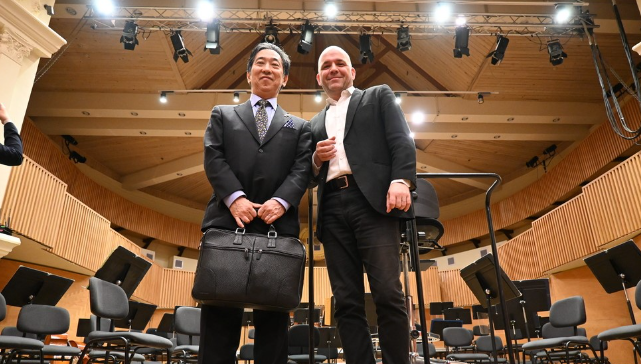 Noul ambasador al Japoniei a vizitat Filarmonica de Stat Sibiu
