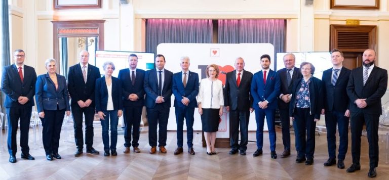 Astrid Fodor la Primăria Sibiu, Paul Kuttesch la Consiliul Județean. Propunerile FDGR