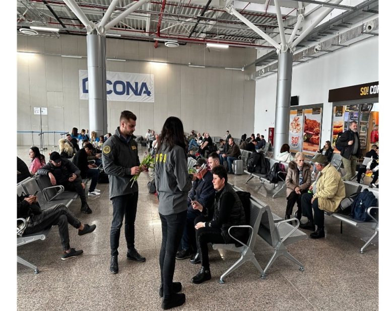 Anticorupție. Flori și mărțișoare