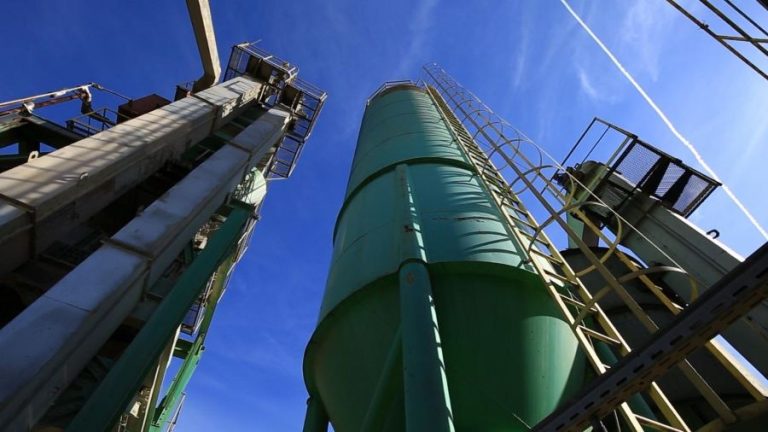 Noua stație de asfalt a Societății de Drumuri se pregătește de start