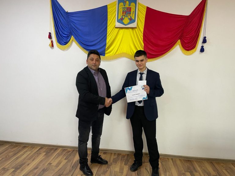 FOTO/VIDEO: Elevul de la SNG Mediaș care a câștigat locul I la un concurs național, premiat de Primăria Alma