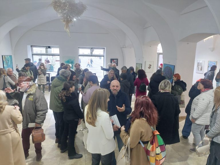 60 de artiste au expus în ajunul ”Zilei femeii”
