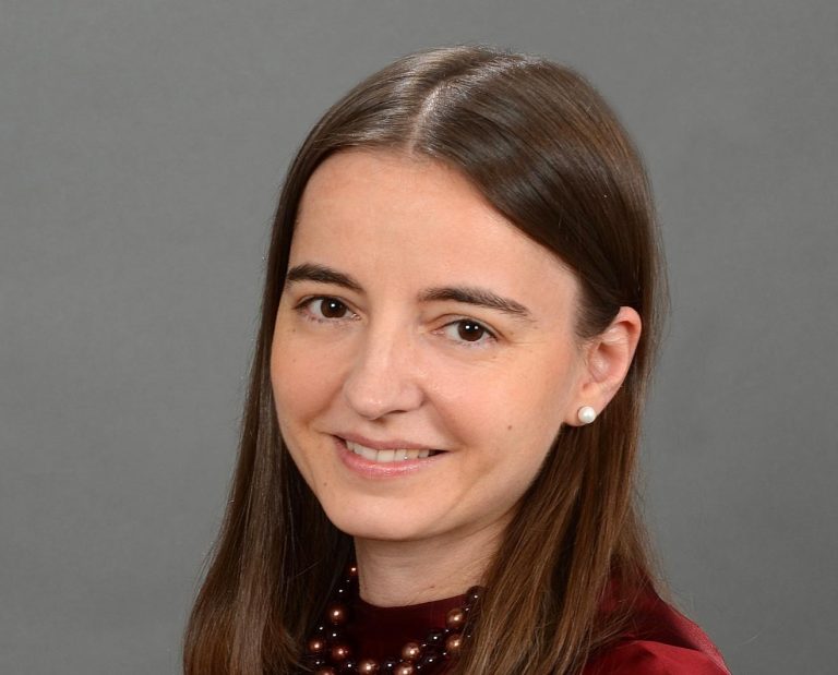 Maria Șpan: Povestea mărțișorului. De la varianta alb-negru, la cea cu o pată de culoare